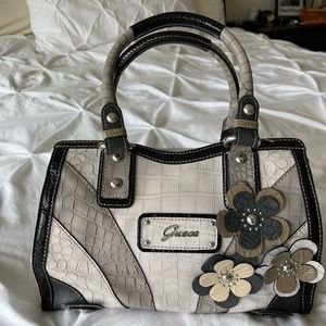 Guess Flower Purse SUPER CUTE!